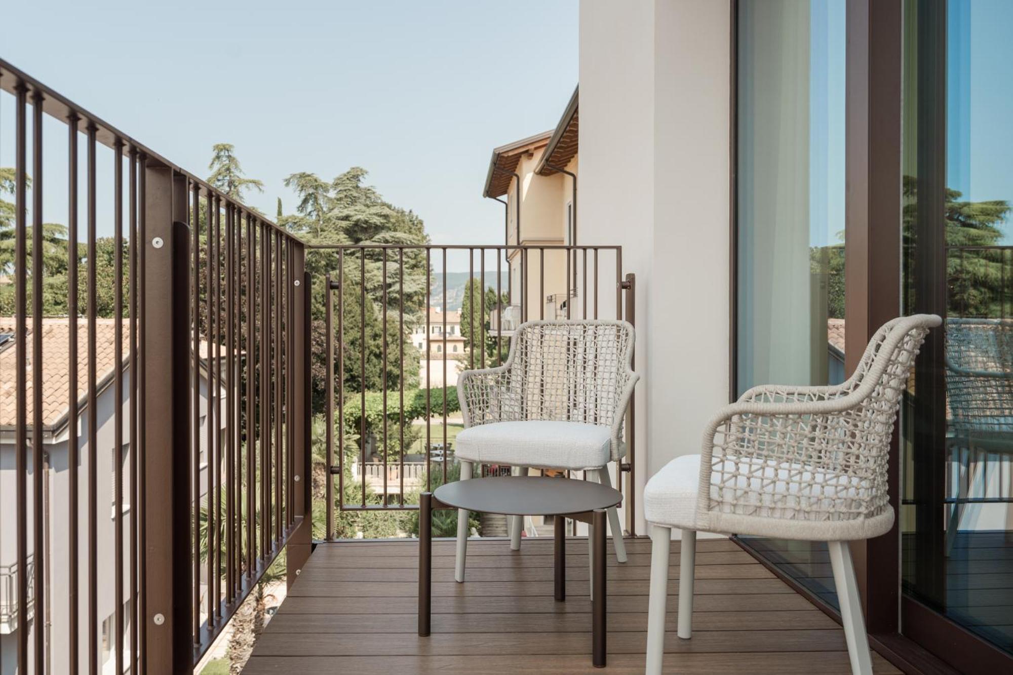 Wanderlust Hotel - Suite & Spa - Apartments & Villas - Bardolino, Lago Di Garda - Verona エクステリア 写真