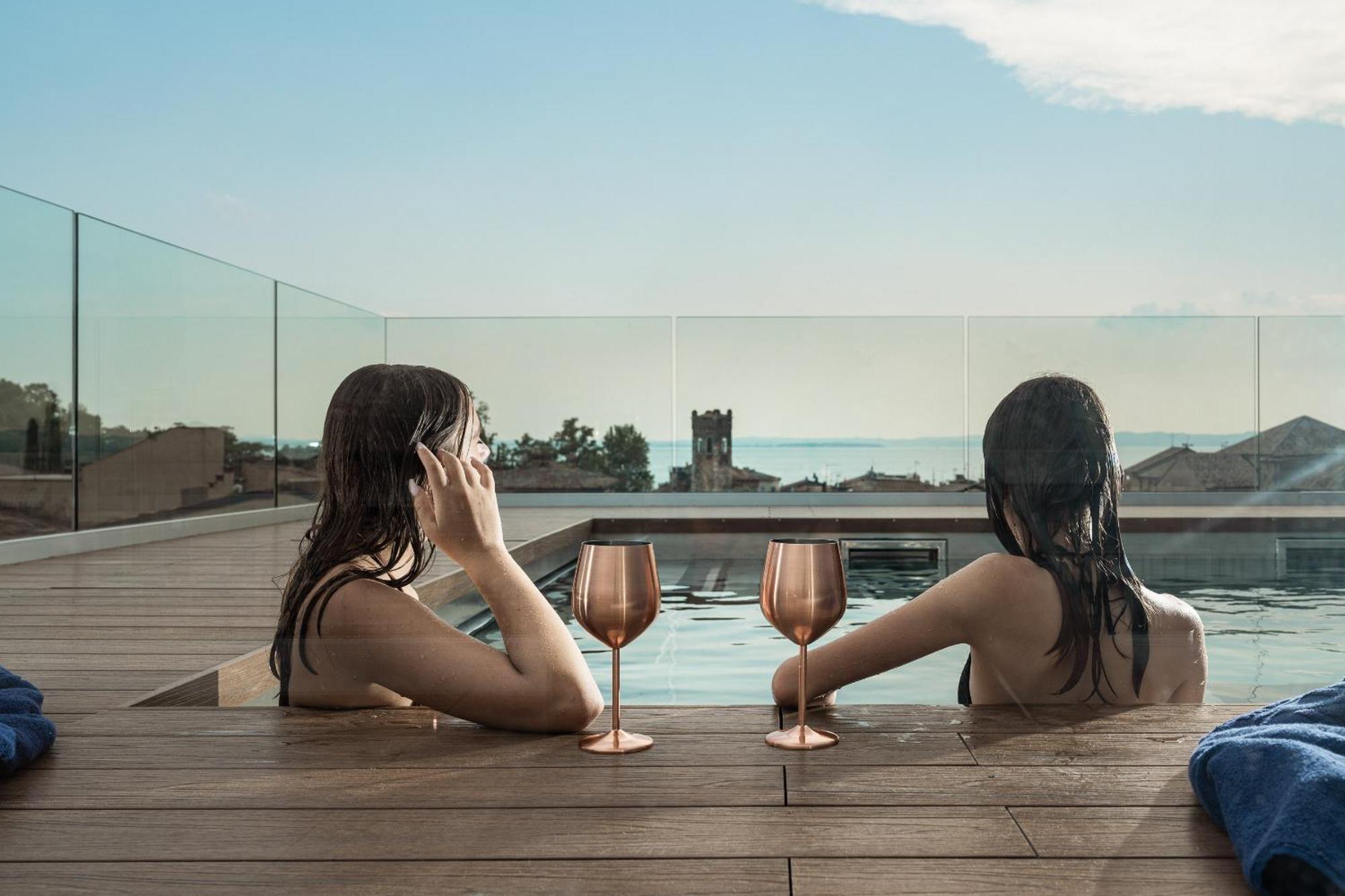 Wanderlust Hotel - Suite & Spa - Apartments & Villas - Bardolino, Lago Di Garda - Verona エクステリア 写真